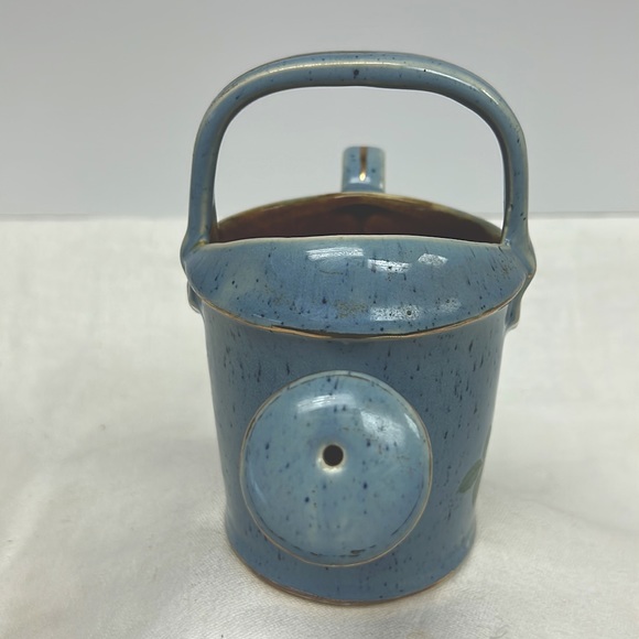 Vintage “McCoy” pottery USA small glazed watering can with cabbage rise design - Picture 4 of 11